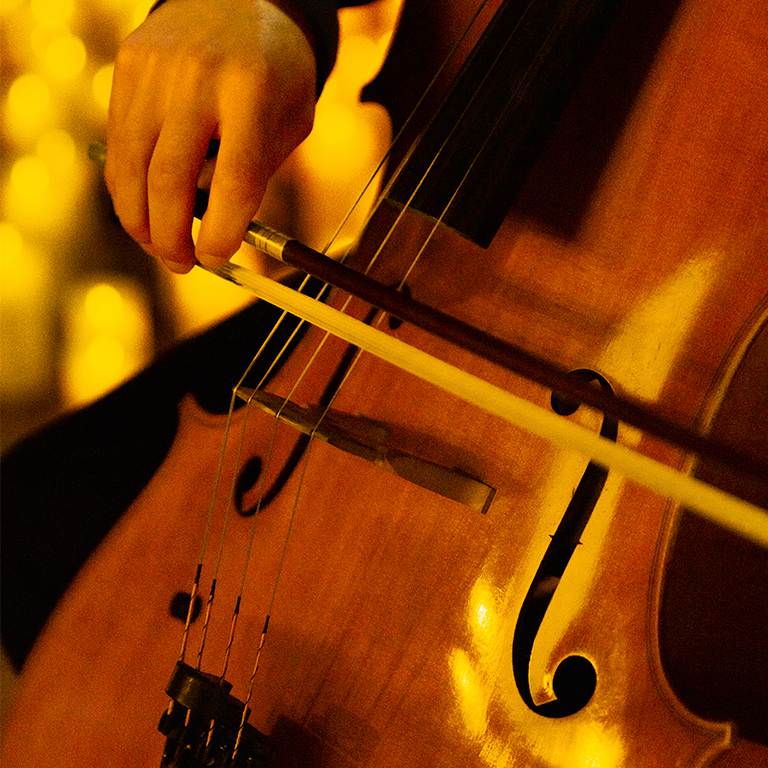 Candlelight Neo-Soul Favorites ft. Songs by Prince, Childish Gambino, & More